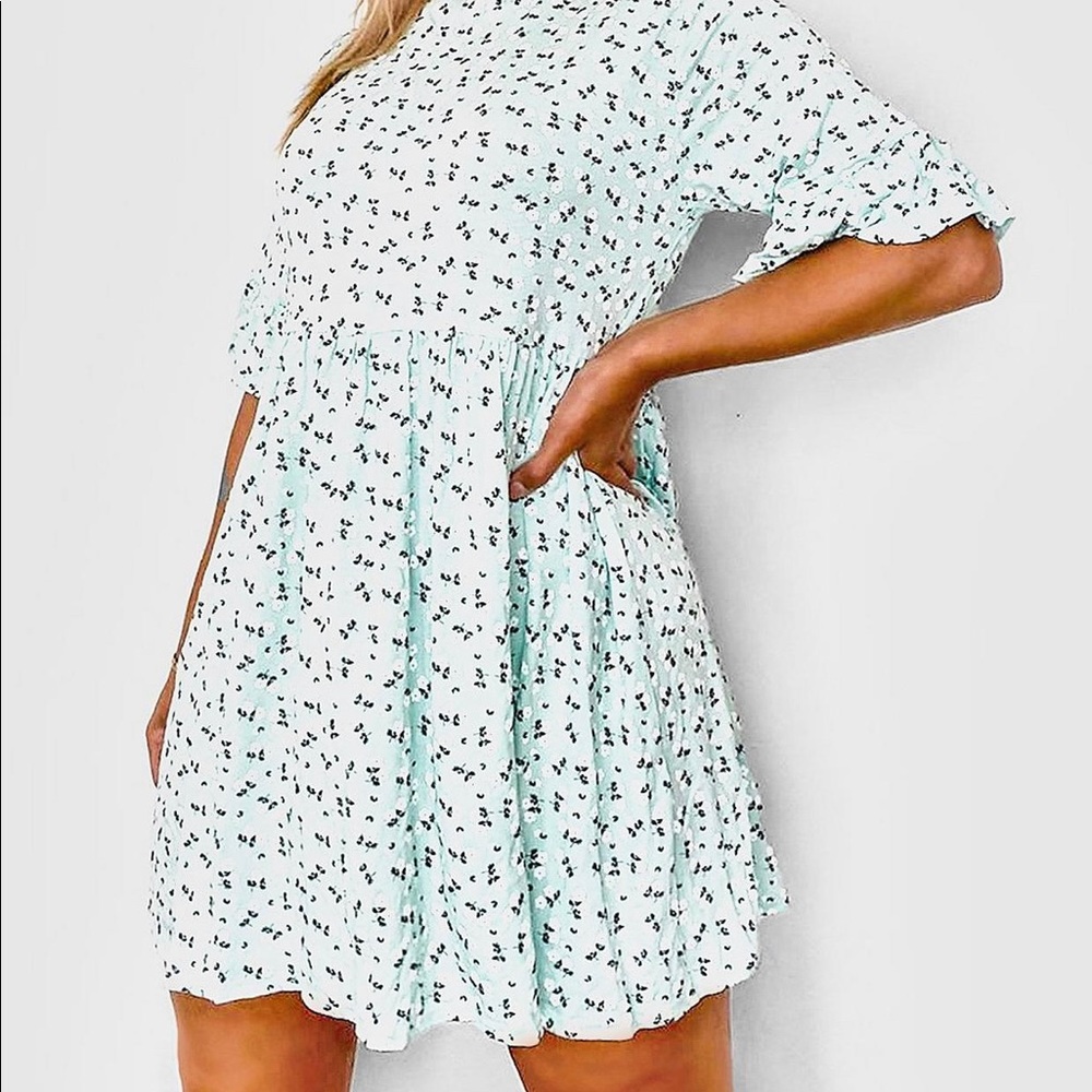 Plus Ditsy Floral Smock Dress Color:Mint Size: US 14
